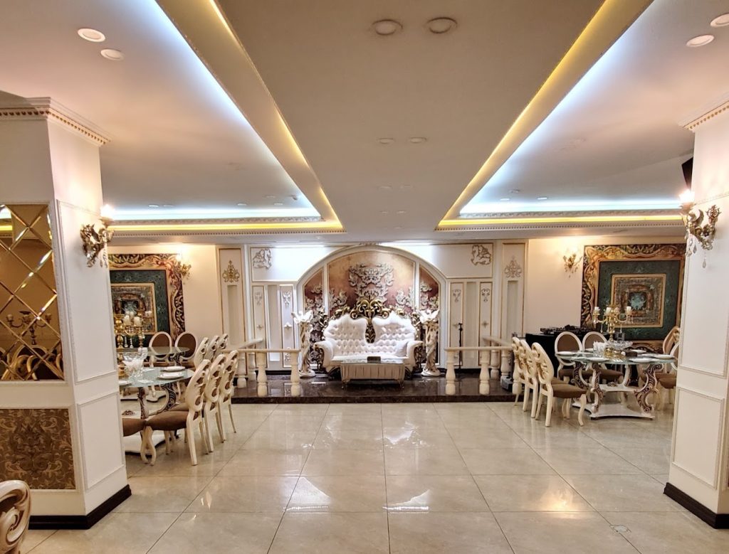 تالار پذیرایی بیناتس